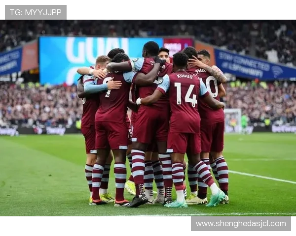 布莱恩·姆贝莫本赛季表现稳健，助力布伦特福德竞争力增强